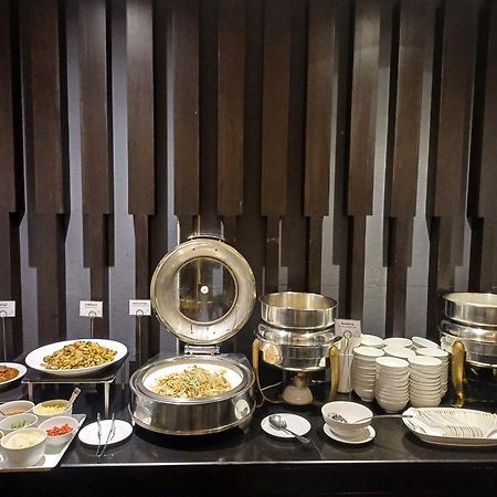 Sunee Grand Hotel And Convention Center Ubon Ratchathani Bagian luar foto