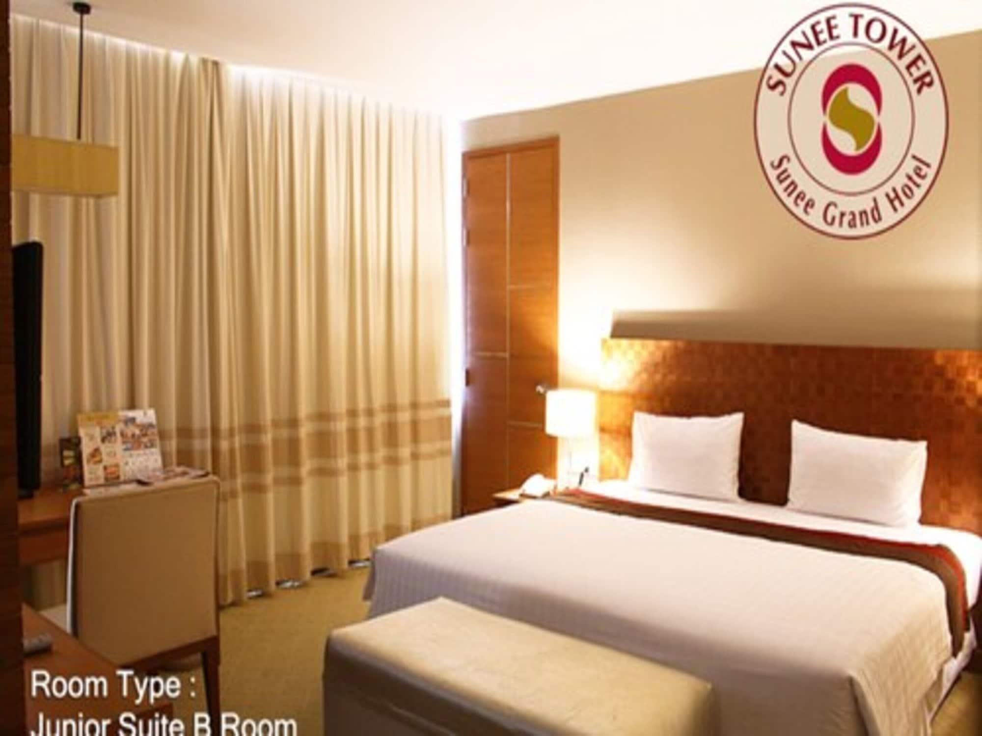 Sunee Grand Hotel And Convention Center Ubon Ratchathani Bagian luar foto