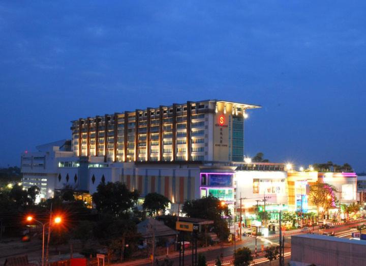 Sunee Grand Hotel And Convention Center Ubon Ratchathani Bagian luar foto